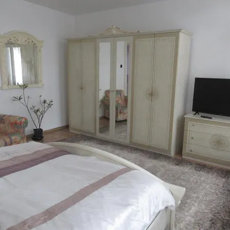Bercsenyi Vendeghaz Guest house *