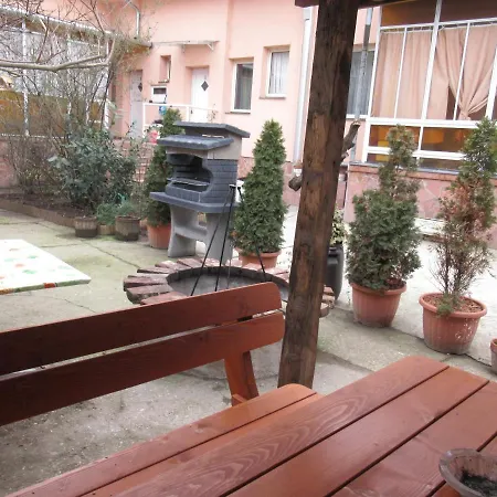 Bercsenyi Vendeghaz * Debrecen