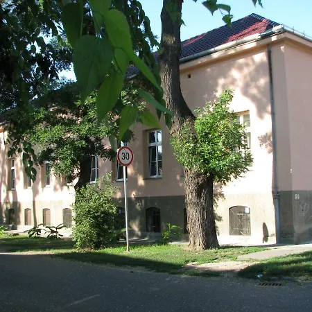 Bercsenyi Vendeghaz * Debrecen